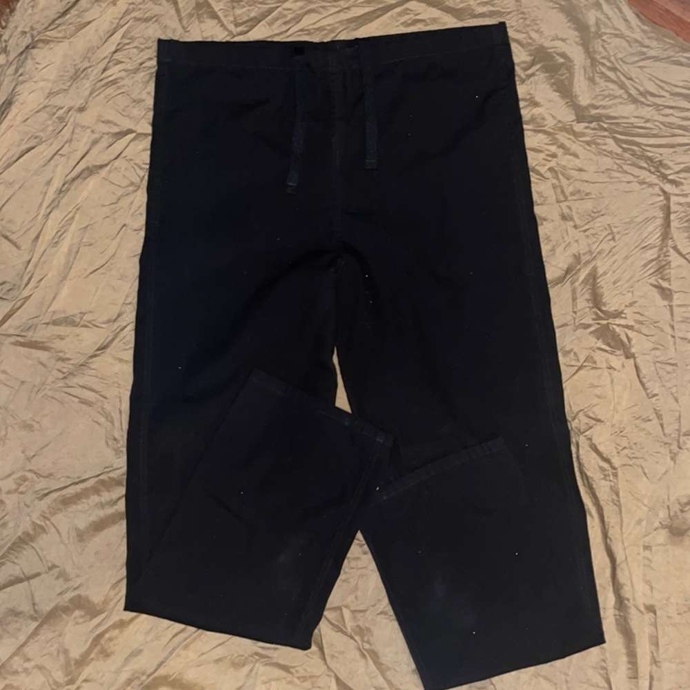 Landau, small , black scrubs